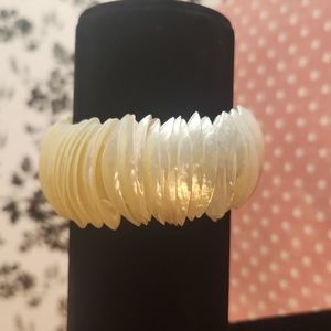 Shell bracelet jg23